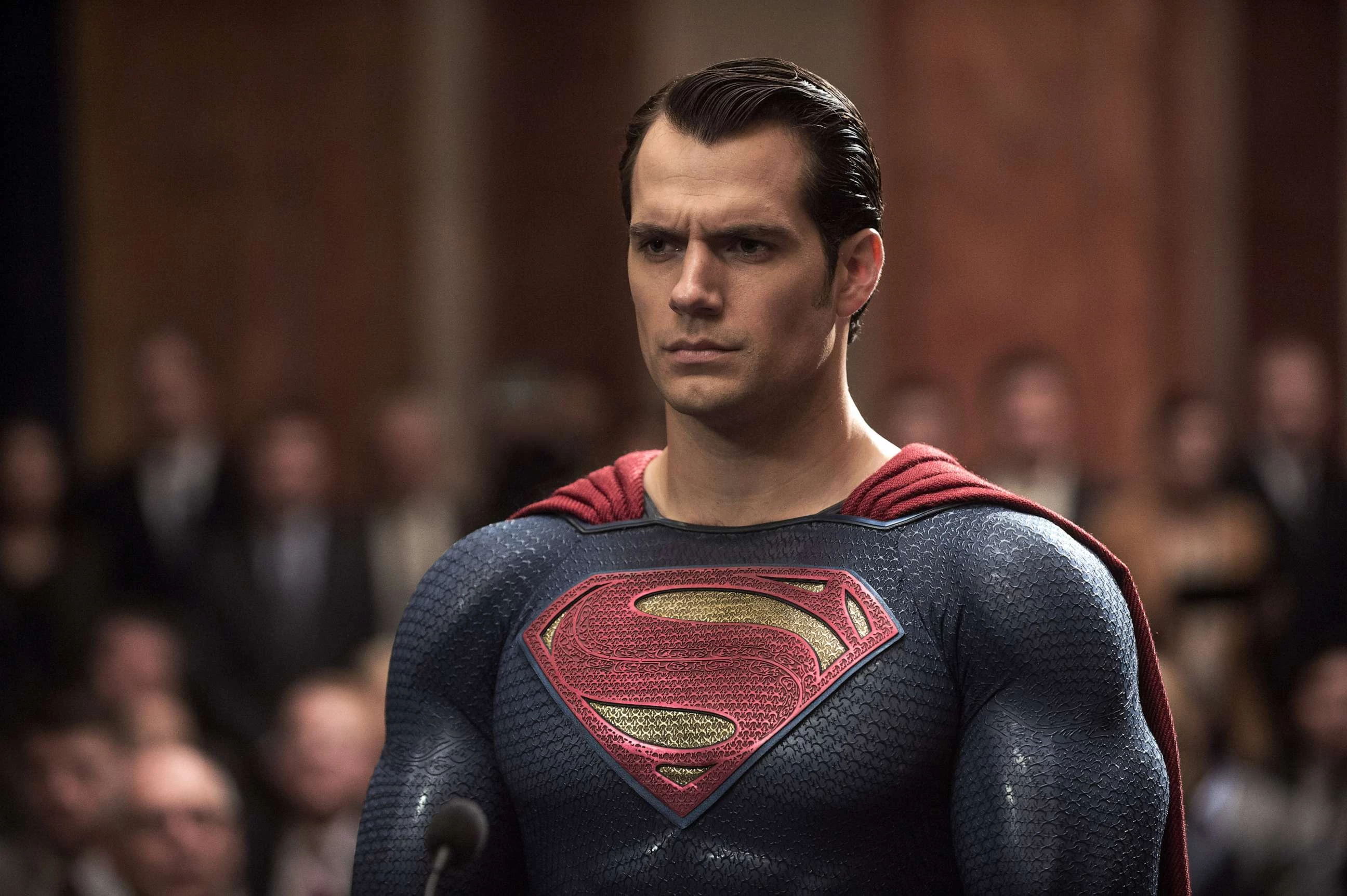1. Strój Supermana z Batman v. Superman: Świt sprawiedliwości