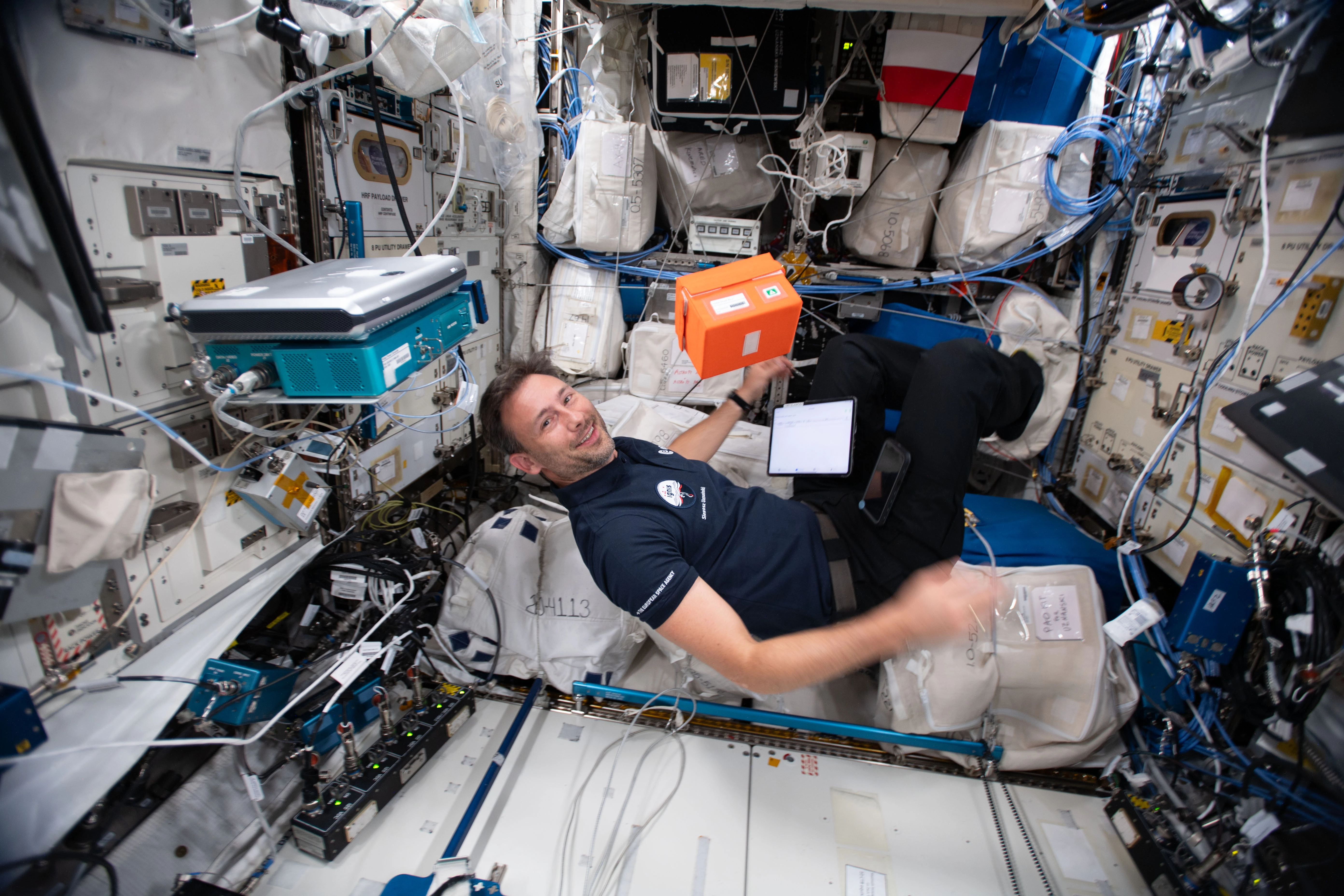 Sławosz Uznański-Wiśniewski na ISS