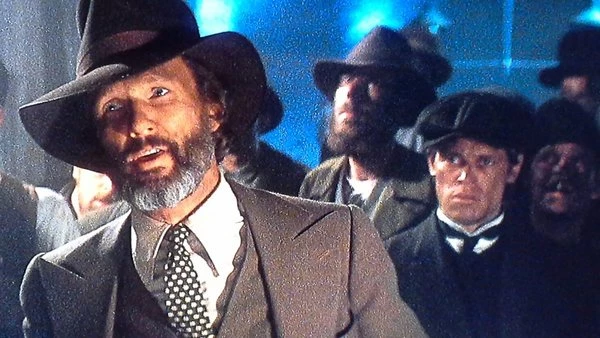 Willem Dafoe w filmie Wrota niebios (1980)