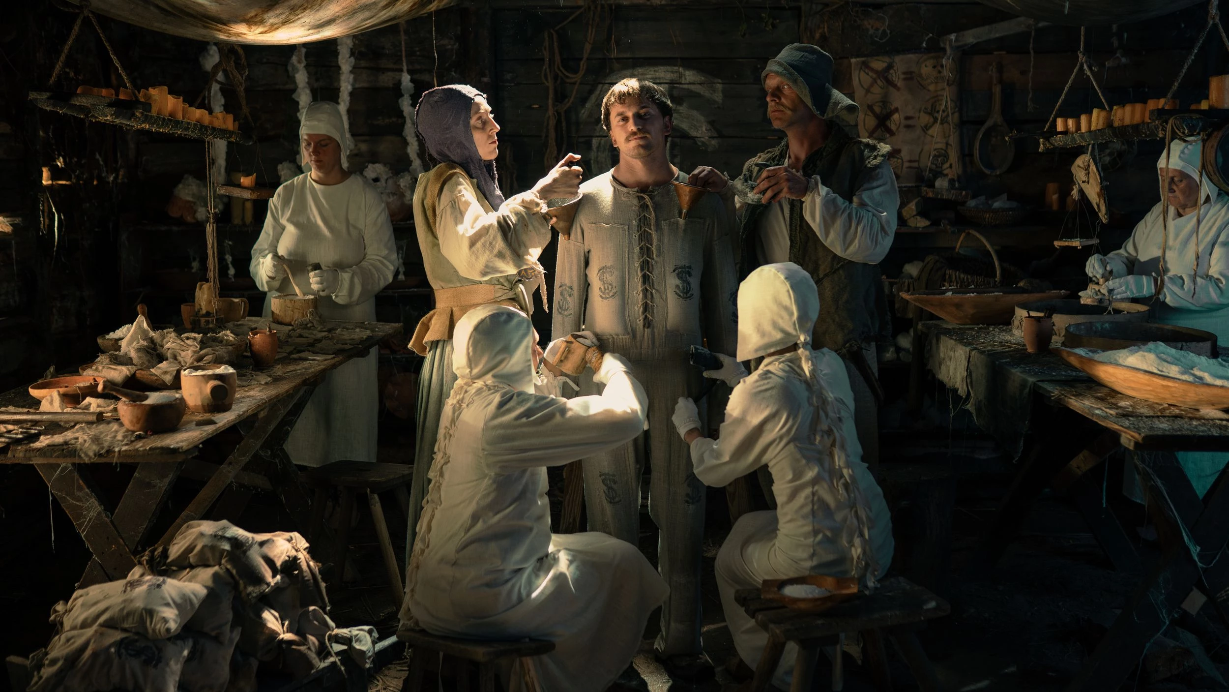 1670 - oficjalne zdjęcie z 2. sezonu serialu Netflixa