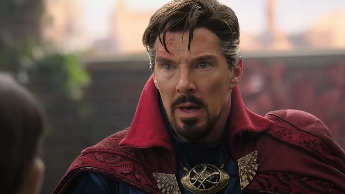 Stephen Strange (Benedict Cumberbatch)