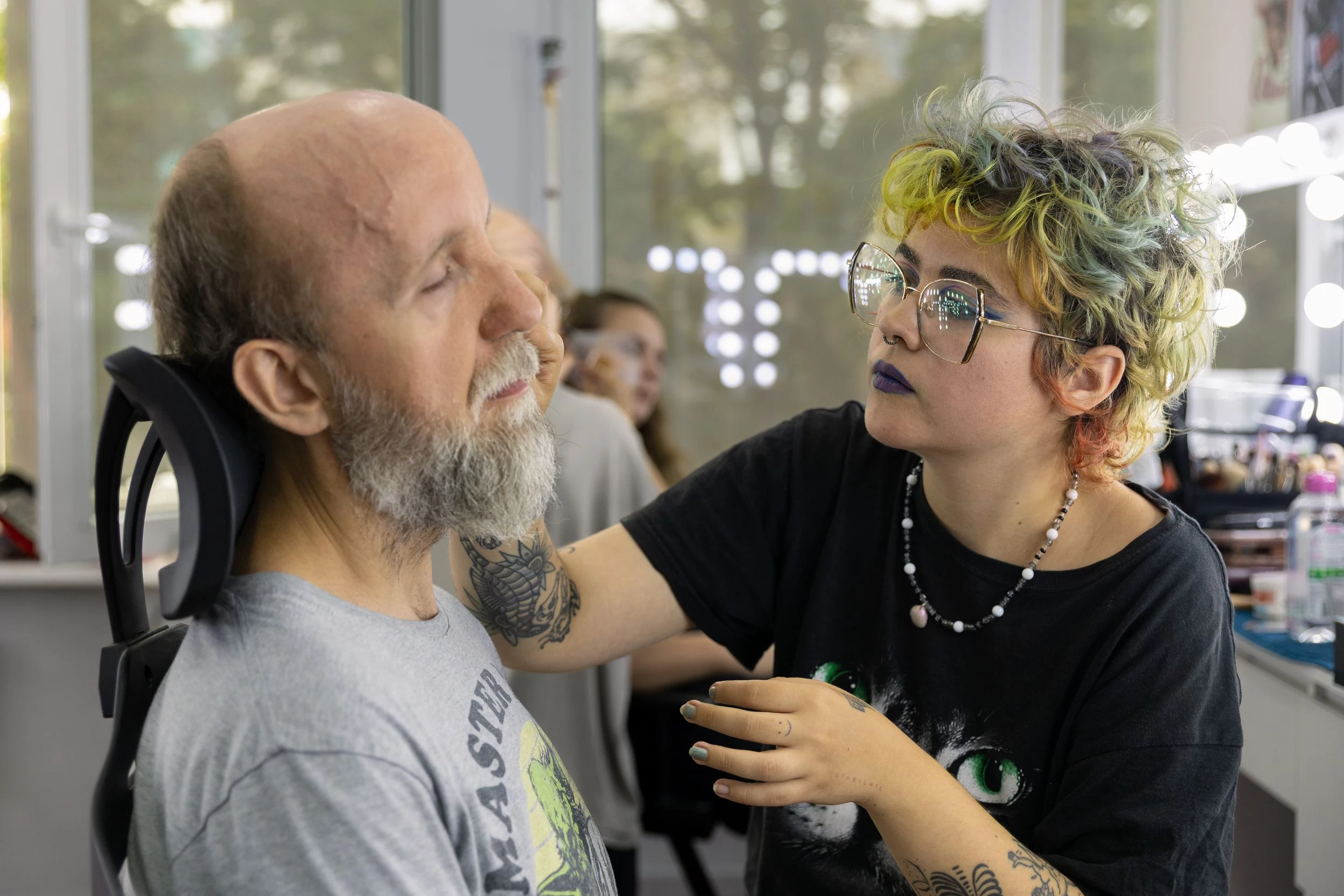 Poddałem się filmowej charakteryzacji. Jak to jest usiąść na fotelu i przejść metamorfozę?