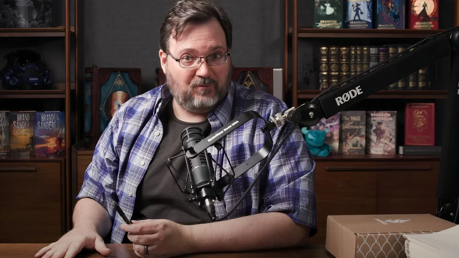 9. Brandon Sanderson (cykle Ostatnie Imperium i Archiwum Burzowego Światła, współautor Koła Czasu)