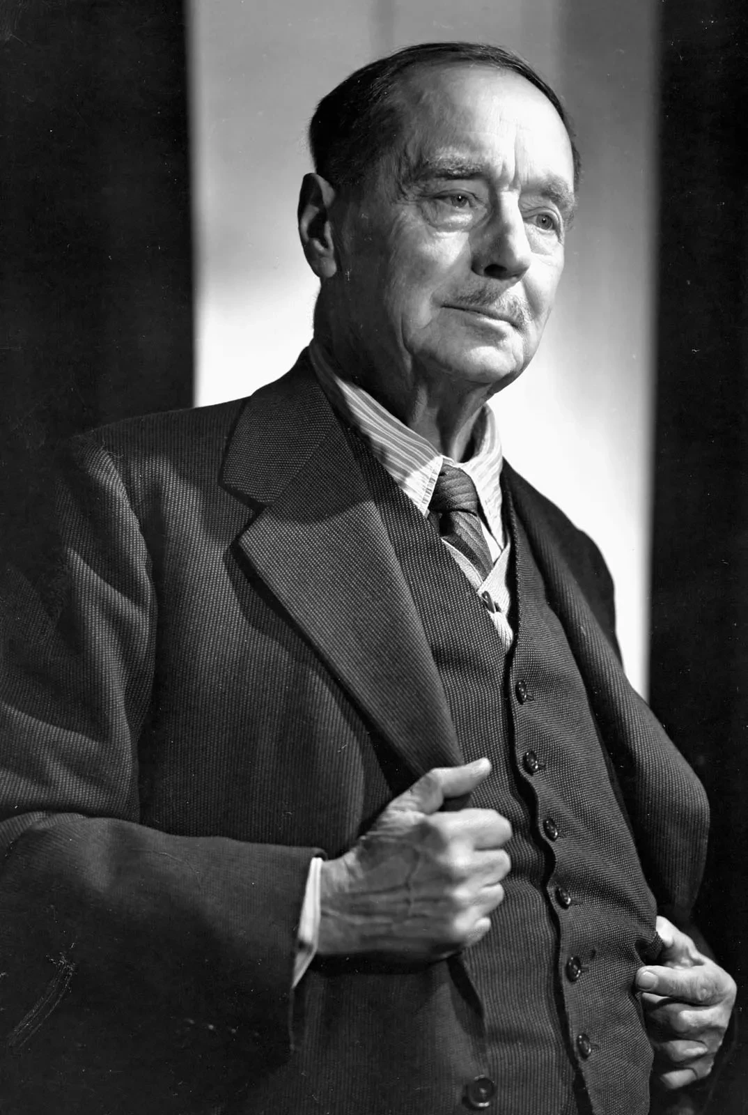 6. H.G. Wells (Wehikuł czasu, Wojna światów, Wyspa Doktora Moreau)