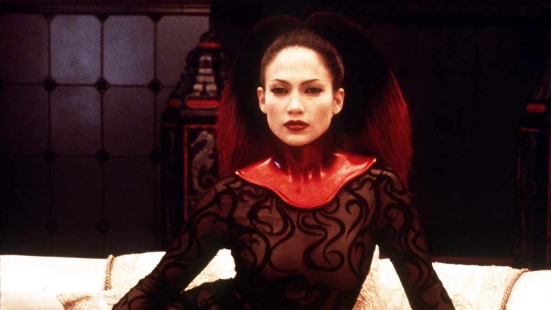 „Cela” z Jennifer Lopez w roli głównej koncentruje się na psycholog, która wykorzystuje nowatorską technologię, aby wejść w umysł seryjnego mordercy w stanie śpiączki. Ma nadzieję na odkrycie miejsca pobytu jego ostatniej ofiary. Ta konfrontacja rozgrywała się w miejscu przypominającym sen. W Stranger Things również oglądaliśmy konfrontację Jedenastki z Vecną w umyśle Max.