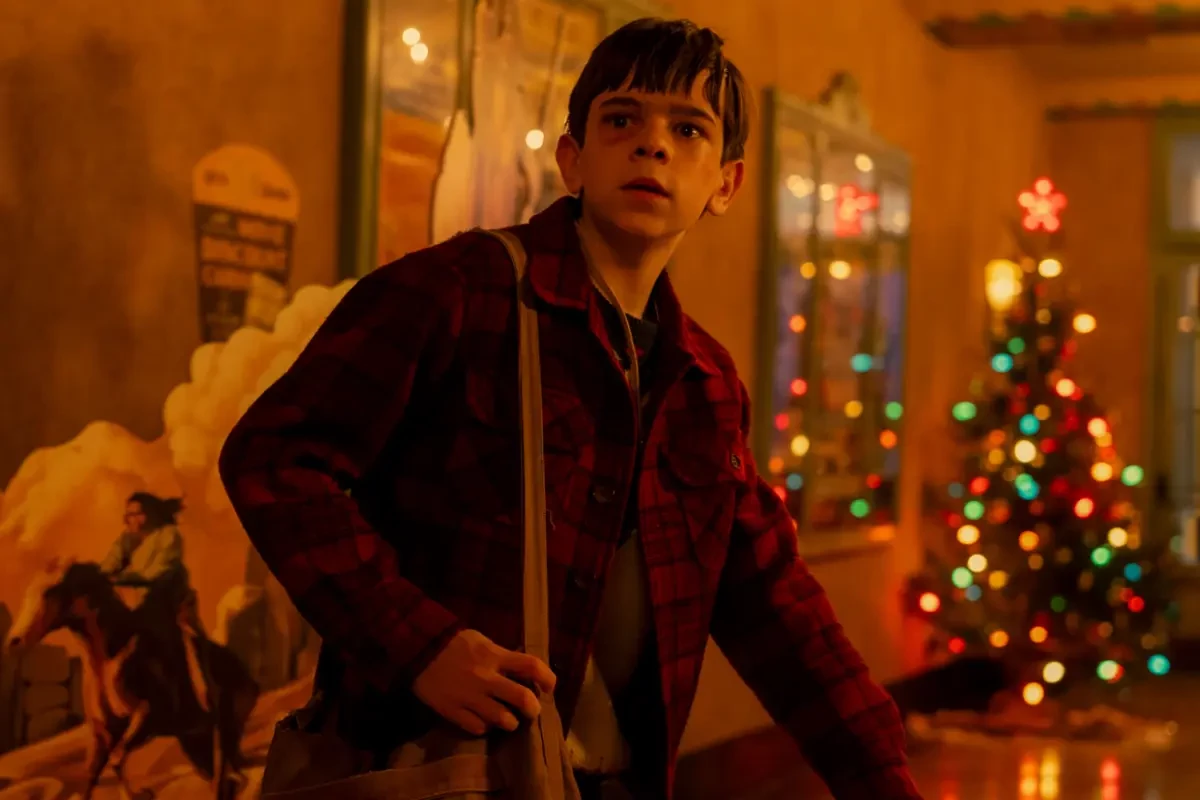 Ekranowy Matty to postać, która powstała najprawdopodobniej w wyniku połączenia losów dwóch dzieci znanych z książki Kinga: uprowadzonego przez Pennywise’a Matthew Clementsa (imię i kojarzący się z dzieckiem smoczek) i Eddiego Corcorana (dysfunkcyjna rodzina).