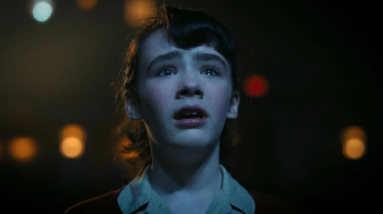 Serialowa Lilly wspomina, że spędziła czas w Juniper Hill. Juniper Hill to znany z franczyzy „To” zakład psychiatryczny położony w miejscowości Augusta w stanie Maine.