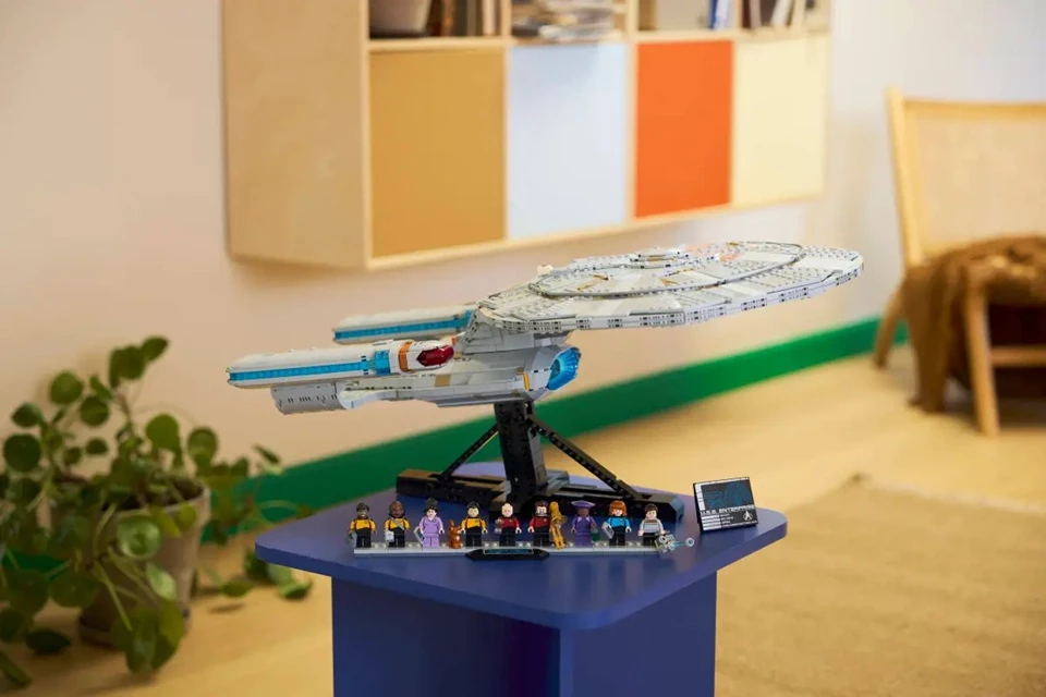 Lego - Star Trek: U.S.S. Enterprise NCC-1701-D