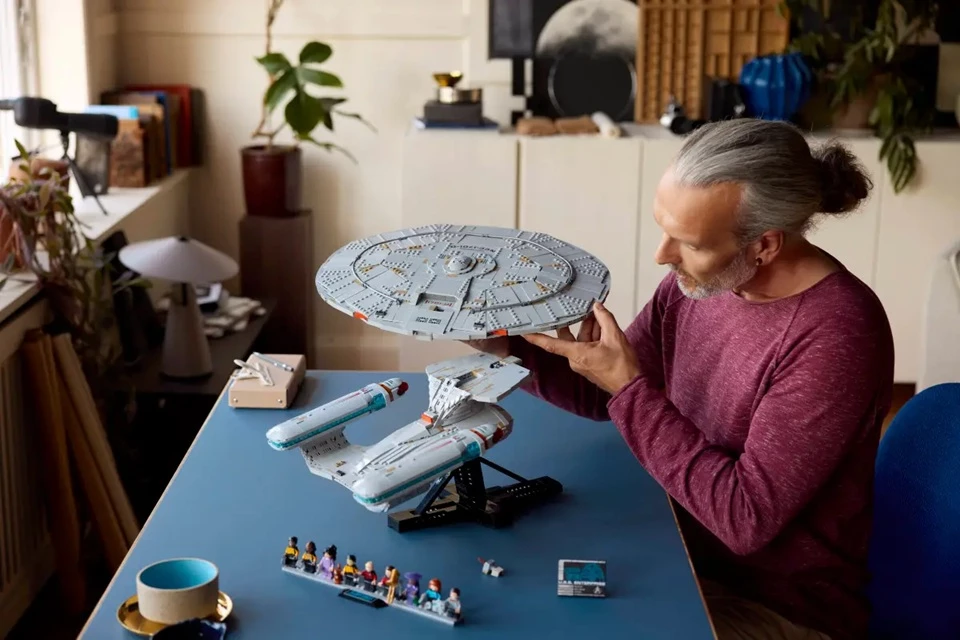 Lego - Star Trek: U.S.S. Enterprise NCC-1701-D