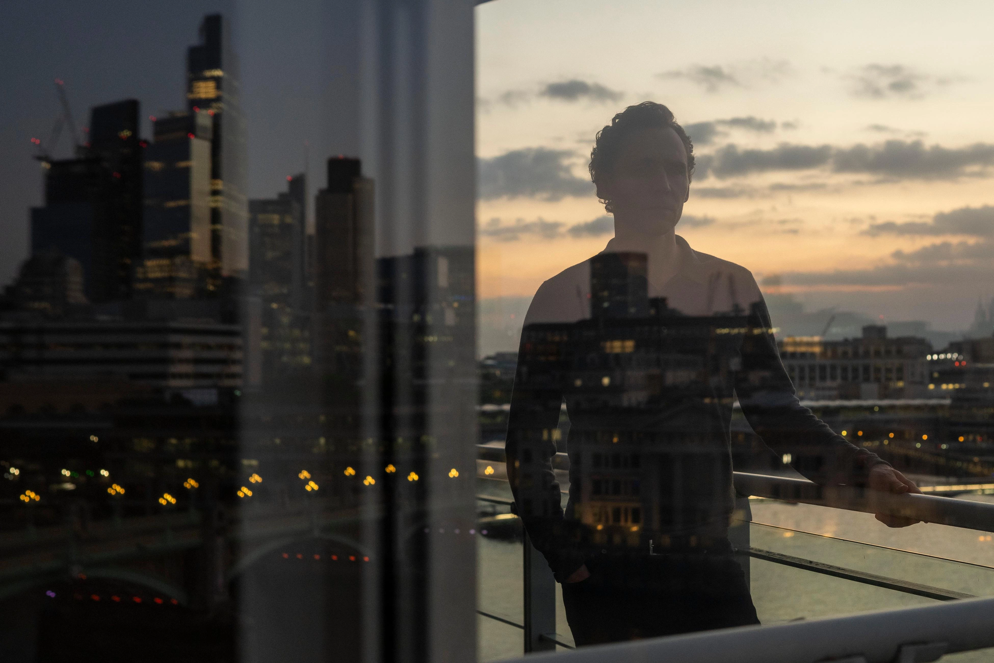 Nocny recepcjonista - 2. sezon