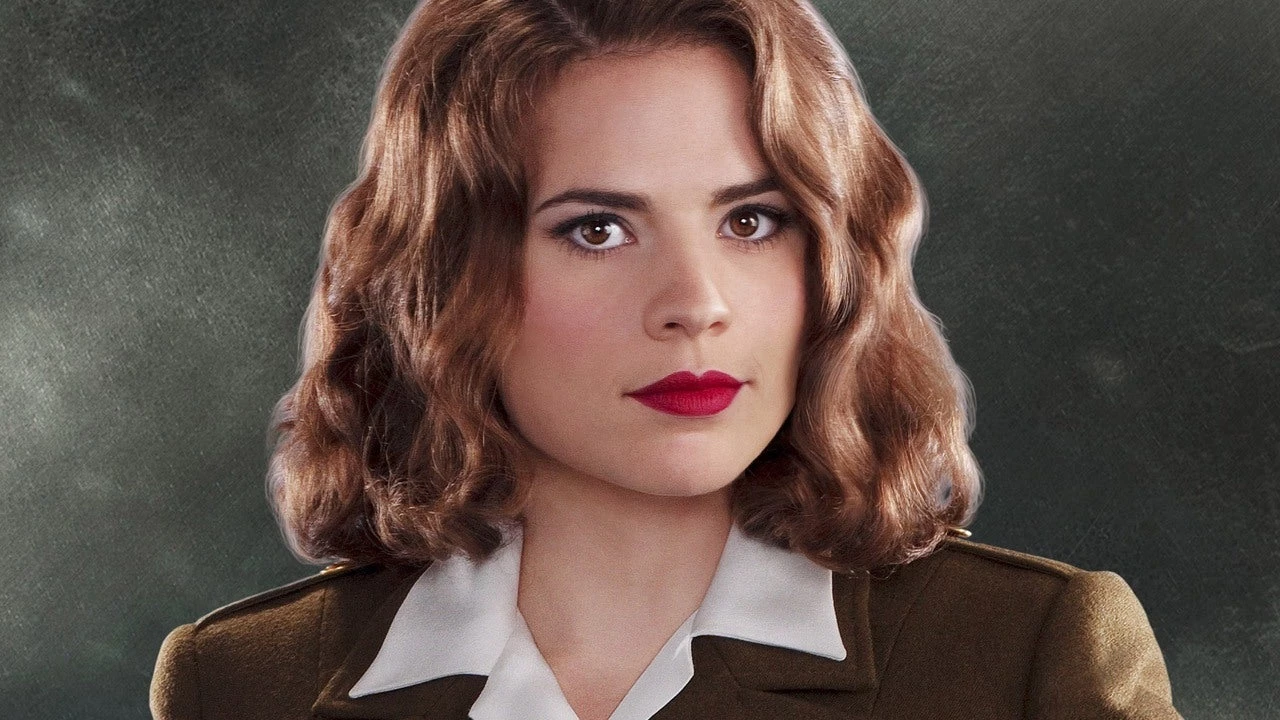 Hayley Atwell jako Peggy Carter