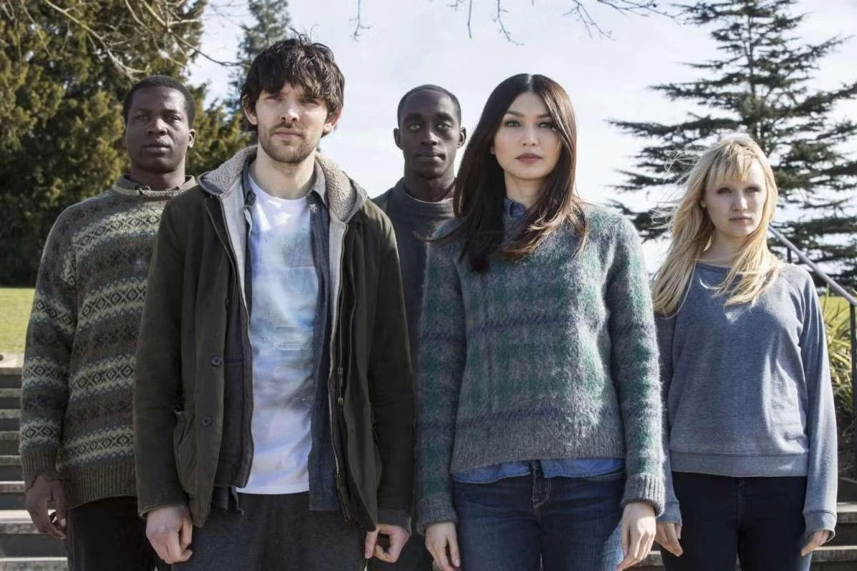 33. Humans (2015-2018)
