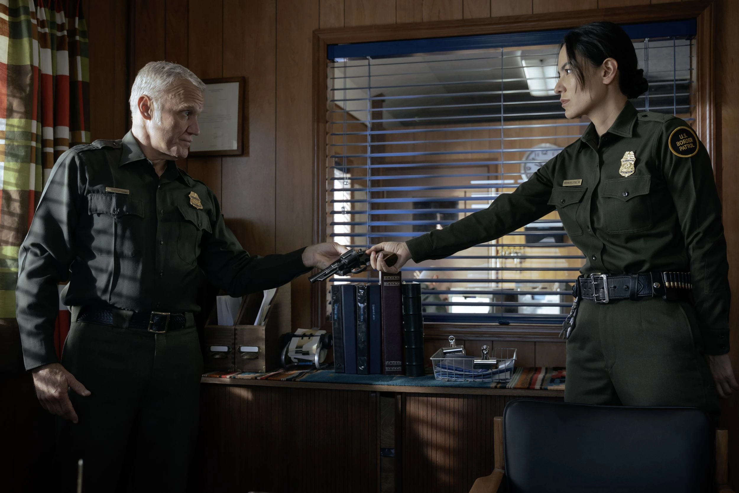 Szepty mroku - sezon 3 - oficjalny kadr z serialu