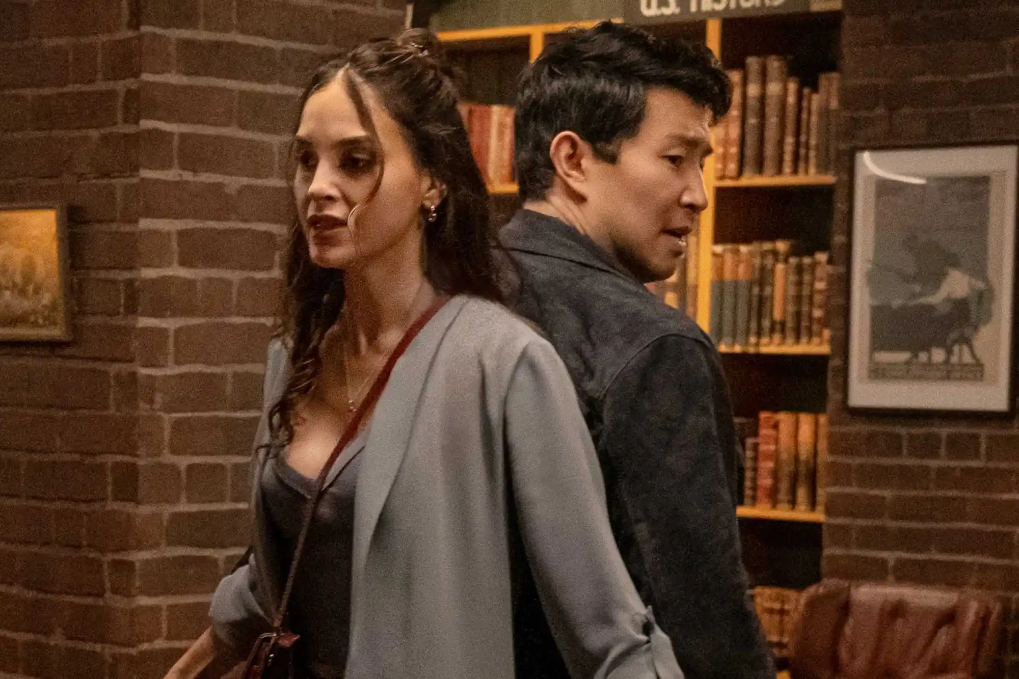 Simu Liu i Melissa Barrera w serialu The Copenhagen Test