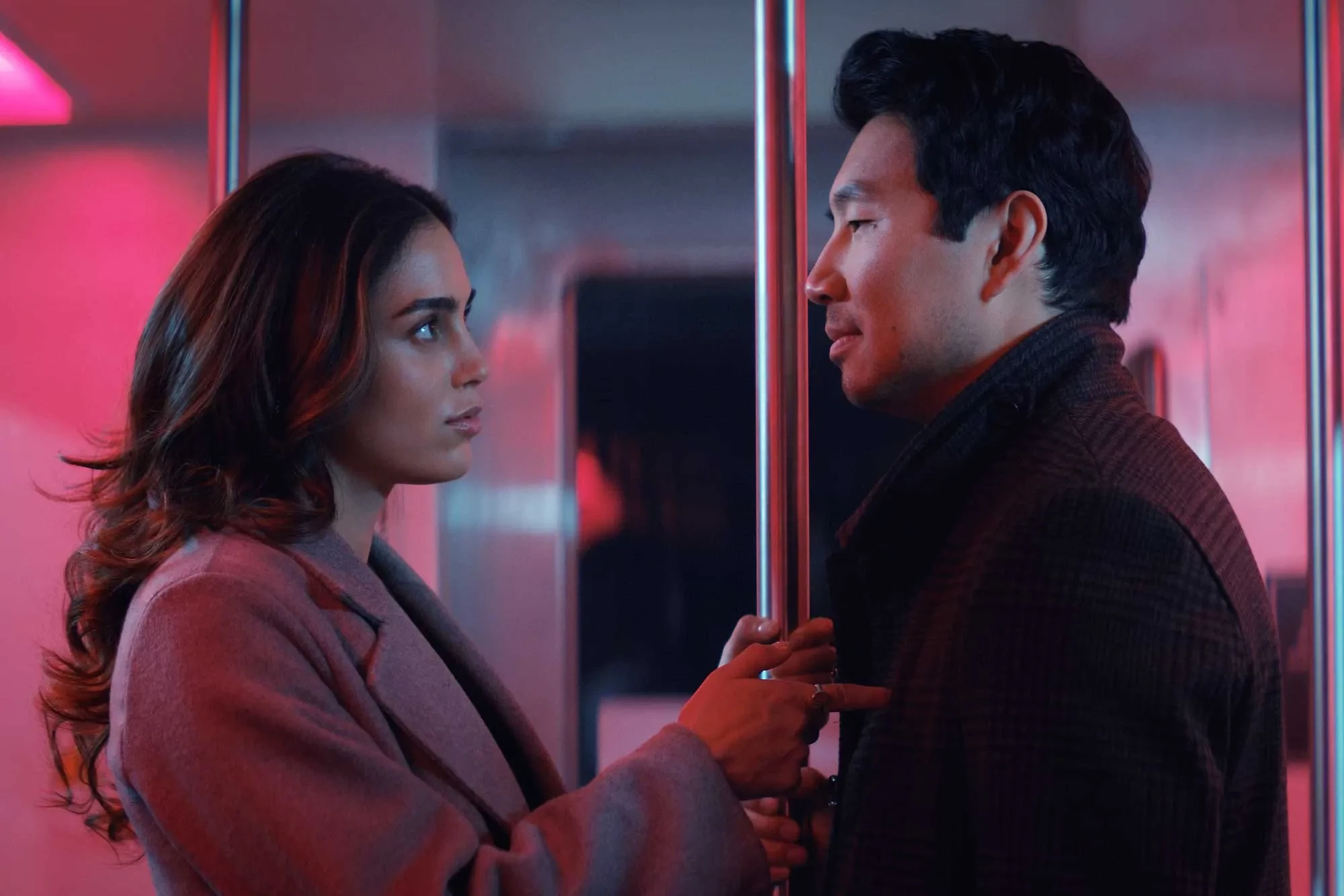 Simu Liu i Melissa Barrera w serialu The Copenhagen Test