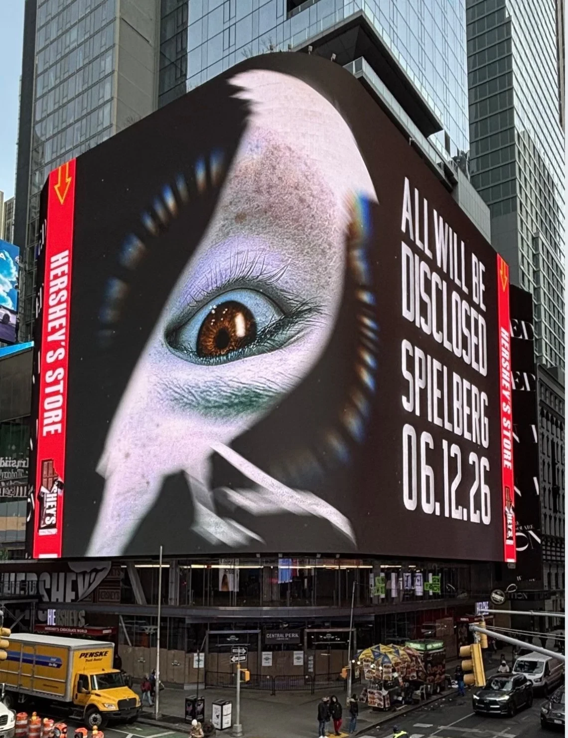 UFO - plakat filmu Stevena Spielberga