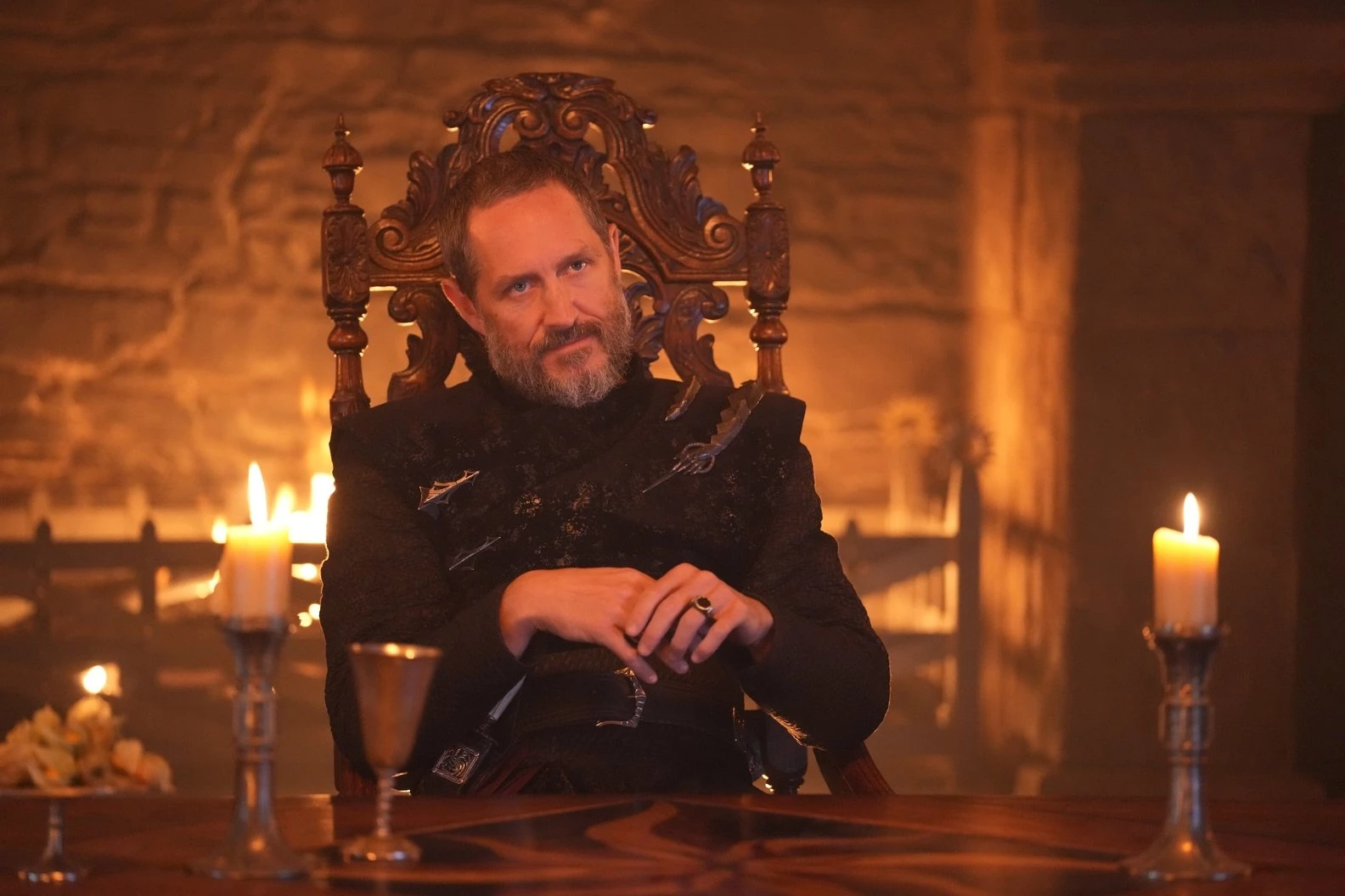 Rycerz Siedmiu Królestw - oficjalne zdjęcie z serialu osadzonego w świecie Gry o tron