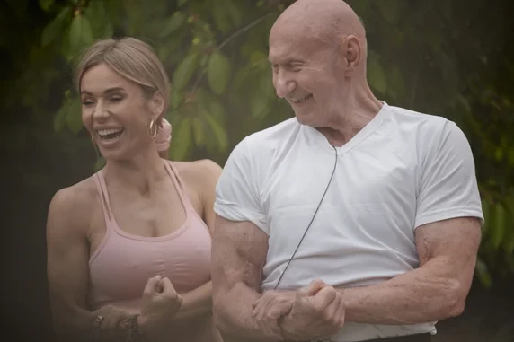 Kadry z dokumentu Dody