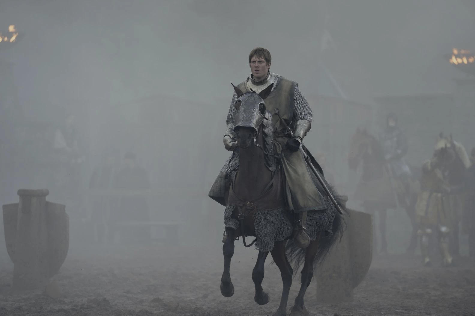 Rycerz Siedmiu Królestw - oficjalne zdjęcie z serialu osadzonego w świecie Gry o tron