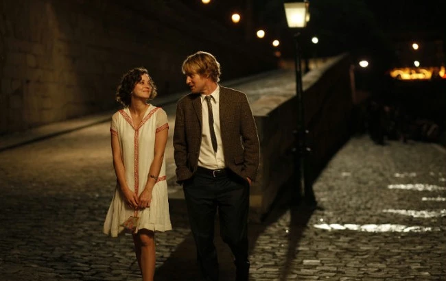 10. O północy w Paryżu, 2011 rok. Reżyseria: Woody Allen
