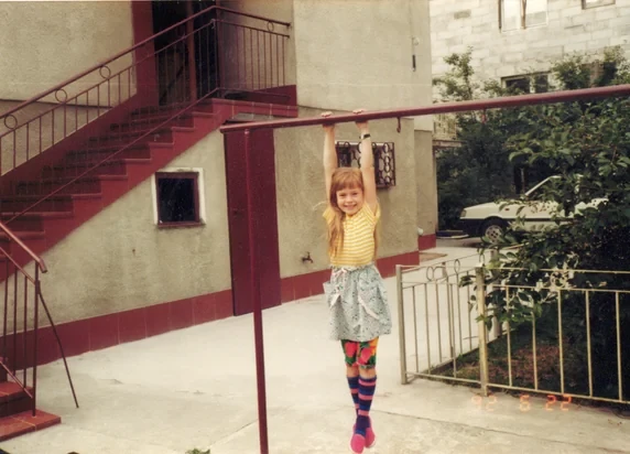 Kadry z dokumentu Dody