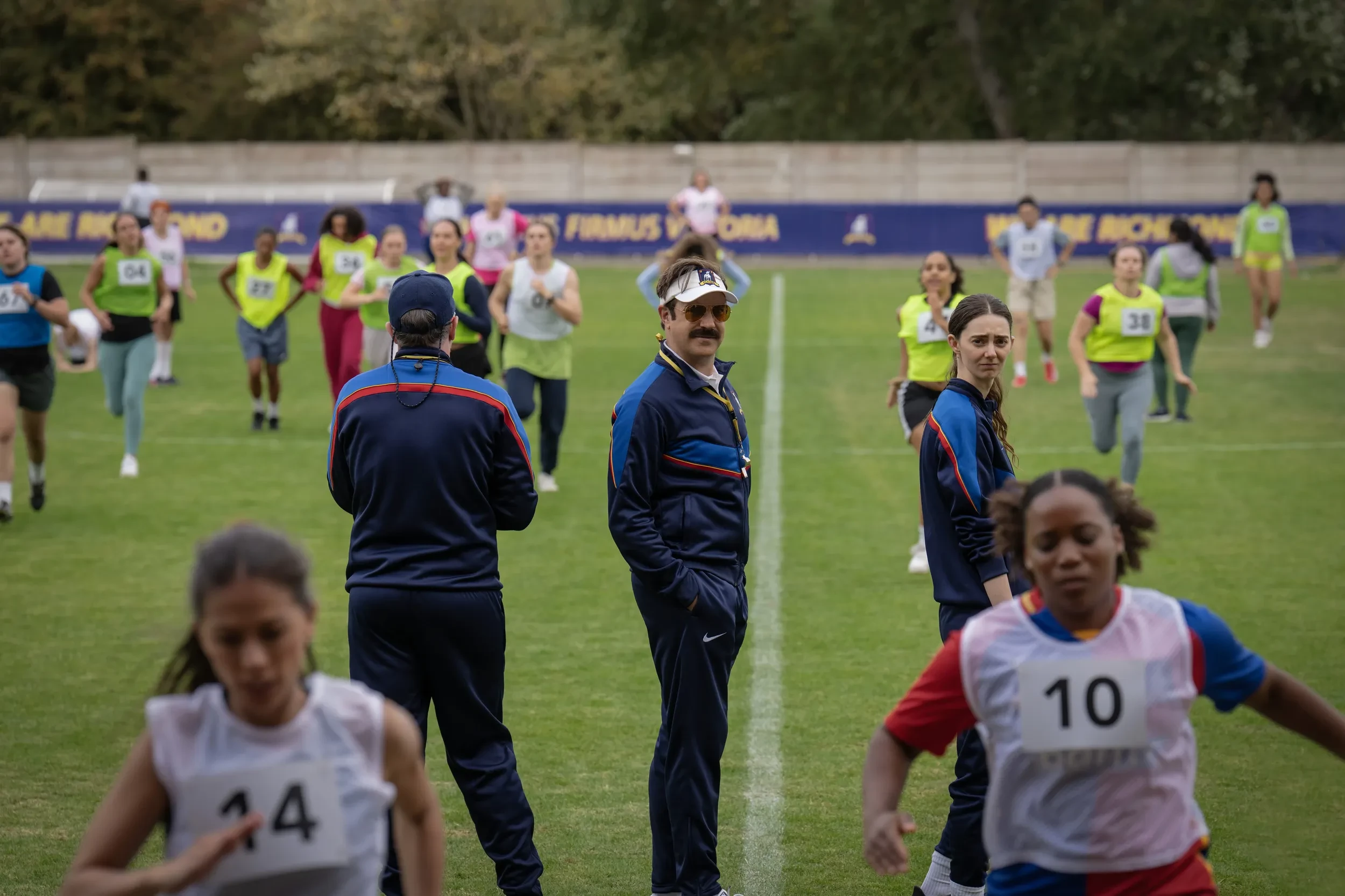 Ted Lasso - zwiastun 4. sezonu. Hit Apple TV powraca, a trener poprowadzi do boju piłkarki