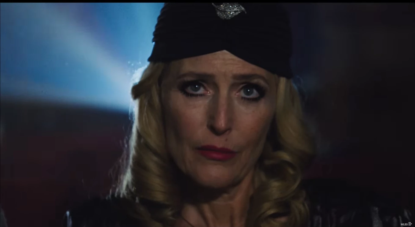 Gillian Anderson jako była gwiazda slasherów. Zwiastun nowego filmu Jane Schoebrun