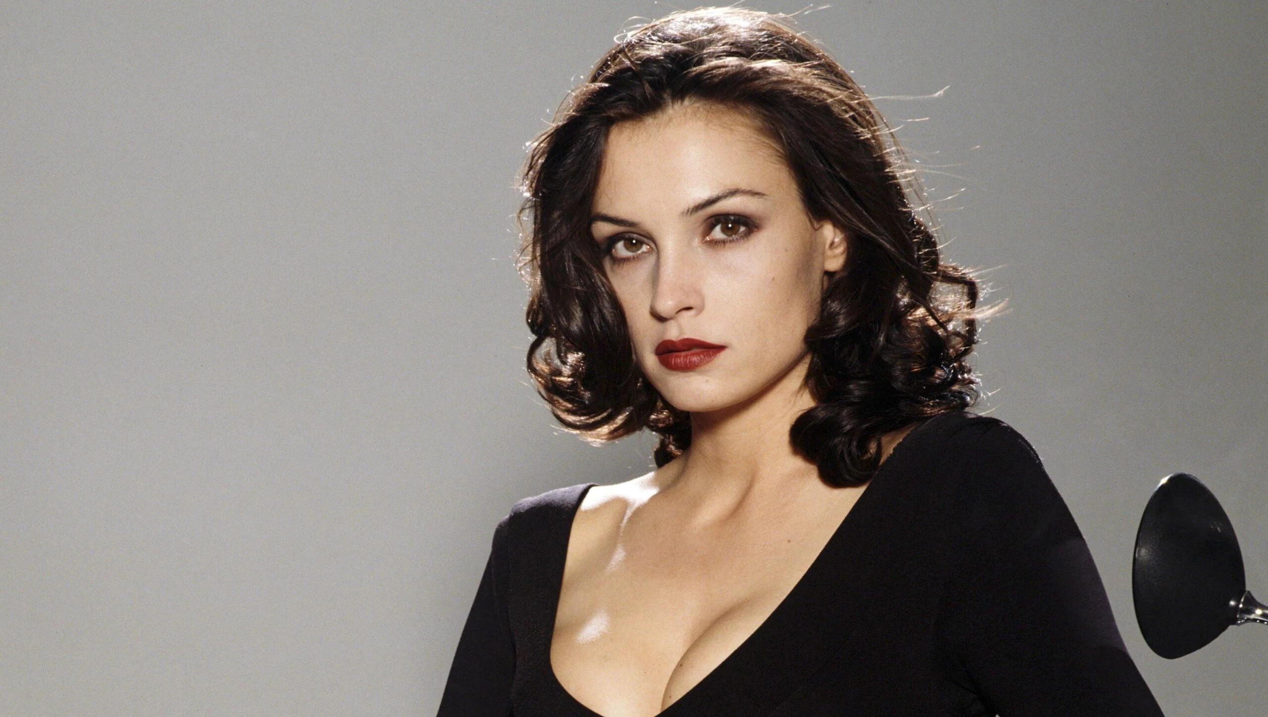 Złamane żebra, rzut Brosnana o ścianę, jasnowidz. Tak Famke Janssen pracowała nad rolą w Bondzie