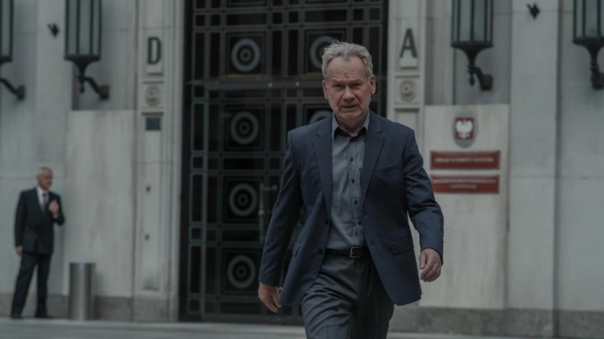 Zdrada to nowy polski thriller szpiegowski z gwiazdorską obsadą. Jest pierwsze zdjęcie i szczegóły